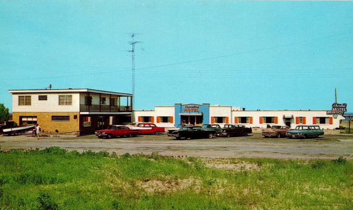 Snyders Shoreline Inn (Shoreline Motel) - Old Postcard (newer photo)